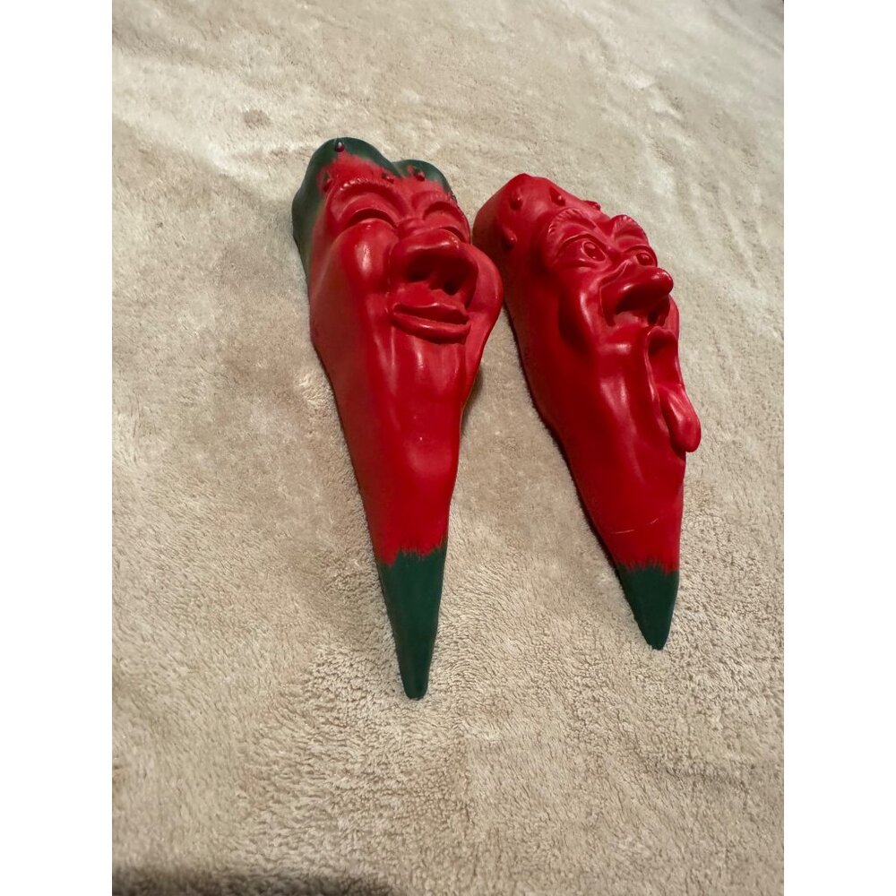 Red Chili Pepper Anthropomorphic Faces Signed By Artist R. Vandamme 1996… - Picture 3 of 15